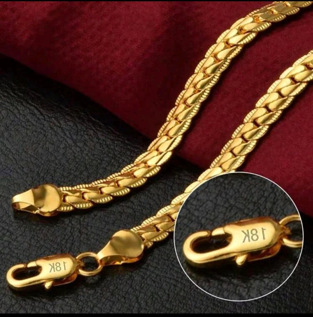 Detalje af bred guldkæde - 18K belagt rustfrit stål smykke